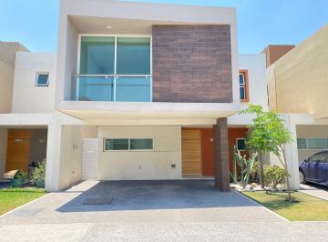 Casa en condominio de 3 habitaciones, Querétaro · Venta de Casa en La Vista Residencial con Amplio Jardin
