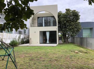 Casa de 3 habitaciones, Tlajomulco de Zúñiga · Casa Iluminada con Excelentes Vistas en El Palomar
