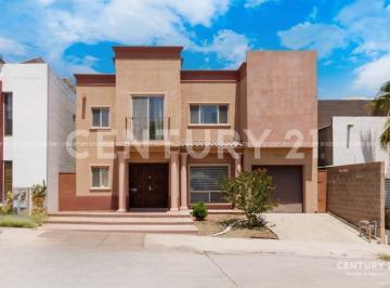 Casa · 332m² · 3 Recámaras · 2 Estacionamientos · Casa en Venta Fracc. Cumbres V, Chihuahua