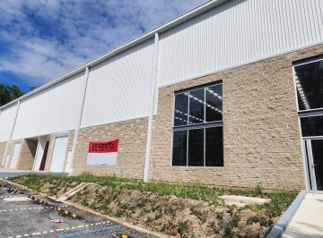 Bodega comercial · 1100m² · 6 Estacionamientos · Bodega / Nave Industrial en Renta en Gdl
