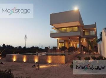 Casa · 420m² · 4 Recámaras · 6 Estacionamientos · Casa en Venta Frente Al Mar en San Bruno