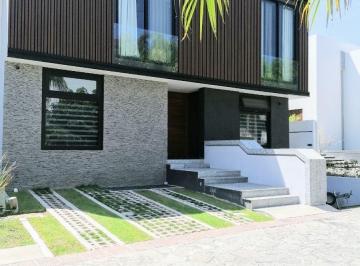 Casa en condominio de 3 habitaciones, Zapopan · Espectacular Casa en Venta en Valle Real