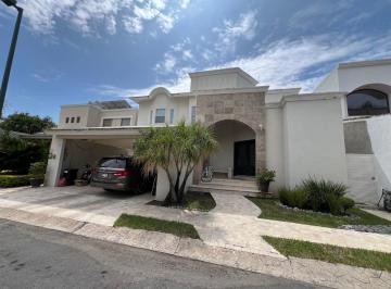 Casa de 4 habitaciones, Victoria · Casa en Venta, Residencial San Ángel