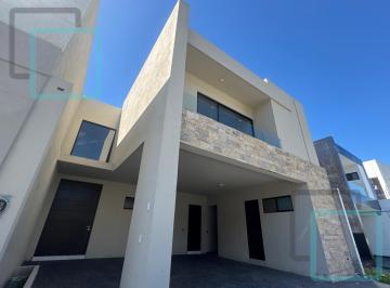 Casa · 305m² · 3 Recámaras · 2 Estacionamientos · Casa en Venta Amorada Residencial Zona Carretera Nacional Santiago