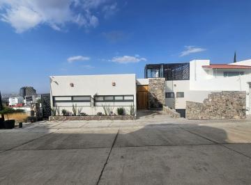 Casa de 4 habitaciones, León · Casa en Venta en Bosques del Refugio, Frente a La Salle, León, Gto.