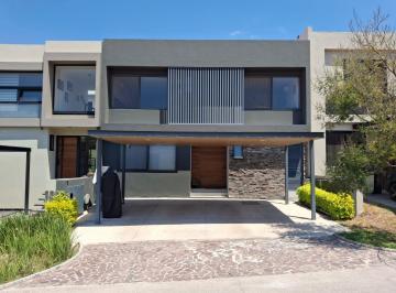 Casa de 3 habitaciones, Querétaro · Casa en Renta Amueblada o Sin Amueblar en Altozano