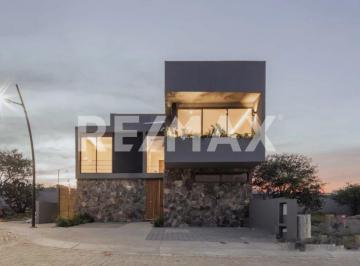 Casa en condominio · 271m² · 4 Recámaras · 3 Estacionamientos · Venta de Casa Nueva en Lago de Juriquilla de 4 Habitaciones en Zona Residencial con Amenidades y Seg