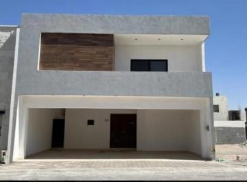 Casa de 3 habitaciones, Arteaga · Se Renta Bonita Casa en Fracc Privado Al Norte de Saltillo Excelente Ubicación