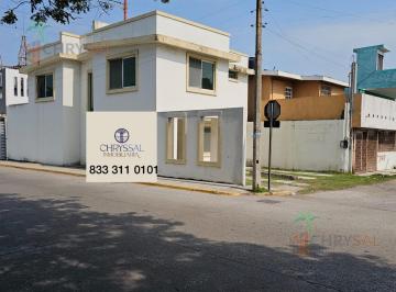 Casa · 130m² · 3 Recámaras · 2 Estacionamientos · Casa en Col Delfino Resendiz Cd Madero Tamaulipas