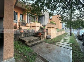 Terreno / Lote · 345m² · 3 Recámaras · 3 Estacionamientos · Terreno / Lote en Venta en Villa Montaña