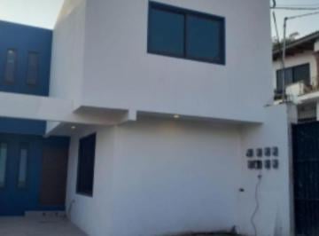 Casa de 2 habitaciones, Cuernavaca · Moderna Casa Sola de Dos Niveles en Venta Lista Para Estrenar