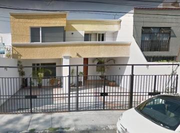 Casa de 3 habitaciones, Querétaro · Casa en Ing. Manuel Herrera San Javier en Querétaro Aprovecha