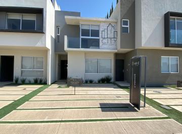 Casa de 3 habitaciones, Zapopan · Casa Venta Zona Valle Imperial Coto con Seguridad y Amenidades