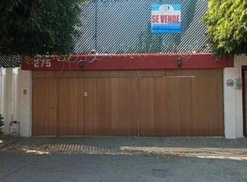 Casa · 209m² · 3 Recámaras · 2 Estacionamientos · Casa Para Remodelar en Ladron de Guevara
