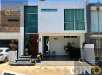 Casa · 216m² · 3 Recámaras · 2 Estacionamientos · Casa en Venta en Altabrisa Mazatlán Zona Cerritos