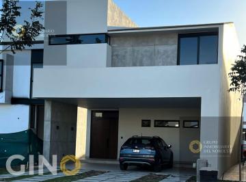 Casa · 270m² · 3 Recámaras · 3 Estacionamientos · Casa en Venta en San Alberto La Primavera Culiacán