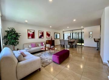 Casa · 155m² · 3 Recámaras · 2 Estacionamientos · Hermosa Casa en Venta Lomas de Angelopolis Zona Cascatta