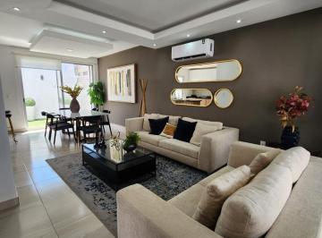 Casa · 161m² · 3 Recámaras · 2 Estacionamientos · Casa en Venta, en El Marques, Queretaro