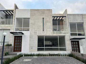 Casa · 303m² · 5 Recámaras · 2 Estacionamientos · Casa en Venta en Espíritu Santo, Jilotzingo, Mex.