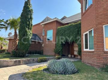 Casa · 900m² · 5 Recámaras · 6 Estacionamientos · Casa en Venta Club Campestre Chihuahua
