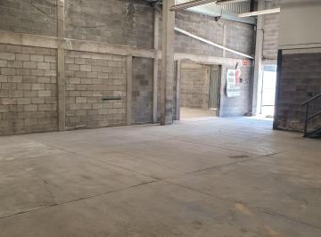 Bodega comercial , Alvaro Obregón · En Renta Bodega con Uso de Suelo, Oficinas, Estacionamiento, Entrada Para Trailer Vasco de Quiroga