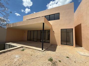 Casa · 243m² · 3 Recámaras · 2 Estacionamientos · Casa en Venta de Tres Recámaras y Estudio en Residencial Alma, Cholul, Yucatán