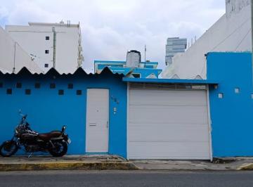 Casa · 226m² · 2 Recámaras · 2 Estacionamientos · Casa en Venta en Via Muerta