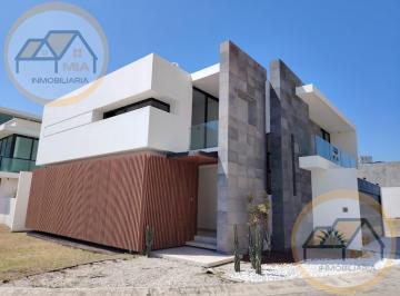 Casa · 330m² · 3 Recámaras · 2 Estacionamientos · Casa en Venta en Riviera Veracruzana
