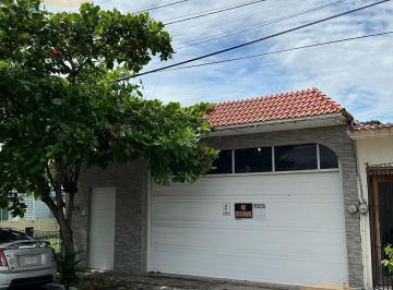 Casa · 200m² · 3 Recámaras · 2 Estacionamientos · Casa en Venta en Fracc. Floresta
