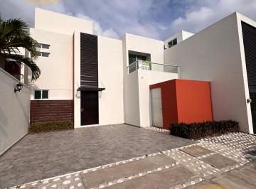 Casa · 160m² · 3 Recámaras · 2 Estacionamientos · Casa en Venta en Frac. Lomas del Sol (Playa)