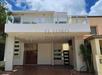 Casa · 356m² · 3 Recámaras · 2 Estacionamientos · Casa en Renta Cumbres Cancún