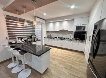Casa de 3 habitaciones, El Marqués · Zákia. Venta - Casa con Excedente, 3 Rec, + Estudio y Family Room en Pb