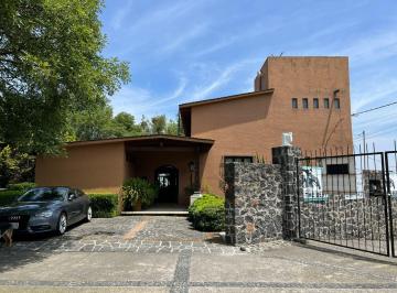 Casa de 4 habitaciones, Tlalpan · Espectacular Propiedad en Tlalpan con Casa de Lujo E Instalaciones Para Caballos