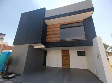 Casa · 256m² · 4 Recámaras · 2 Estacionamientos · Venta de Casa en Forjadores San Pedro Cholula Puebla