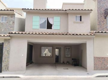 Casa · 158m² · 3 Recámaras · 2 Estacionamientos · Casa en Venta en Real Madeira, Pachuca de Soto, Hidalgo