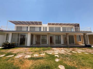 Casa · 753m² · 4 Recámaras · 3 Estacionamientos · Casa - Residencial Vista Real