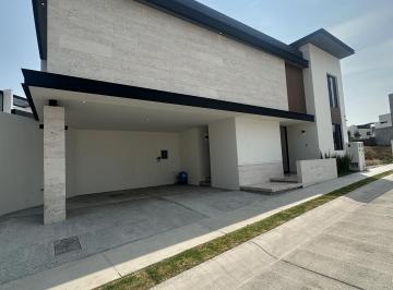 Casa · 295m² · 4 Recámaras · Casa en Esquina de Lujo