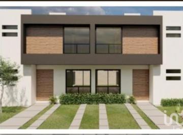 Casa · 114m² · 3 Recámaras · 2 Estacionamientos · Casa 3 Rec Terra Residencial Celaya, Alberca, Junto Colegio Rosenblueth, $1.8 m