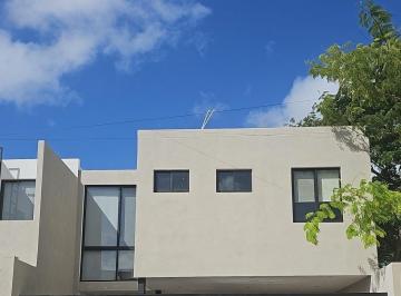 Casa de 3 habitaciones, Mérida · Casa en Venta de 3 Recamaras Fuera de Fraccionamiento