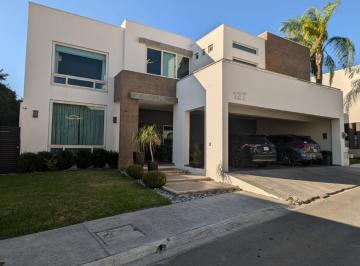 Casa de 4 habitaciones, Monterrey · Casa Venta en El Vergel, Zona Carretera Nacional