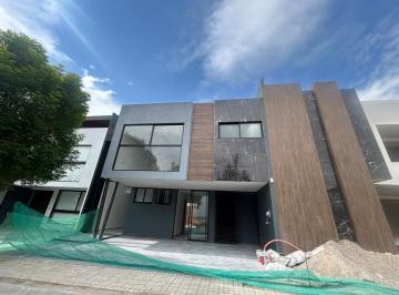 Casa · 328m² · 5 Recámaras · 2 Estacionamientos · Casa en Venta Lomas Angelopolis Iil
