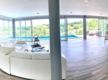Casa en condominio · 545m² · 4 Recámaras · 6 Estacionamientos · Venta, Rancho San Diego, Ixtapan de La Sal