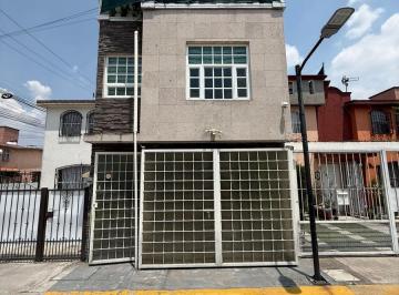 Casa · 190m² · 3 Recámaras · 1 Estacionamiento · Casa en Toluca