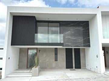 Casa · 320m² · 3 Recámaras · 2 Estacionamientos · Casa - Cascatta