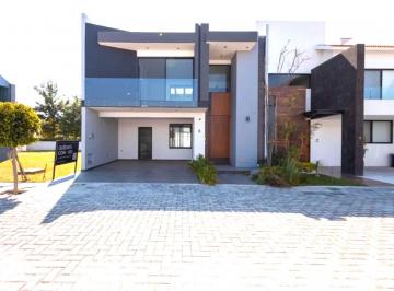 Casa · 239m² · 3 Recámaras · 2 Estacionamientos · Casa - Cascatta