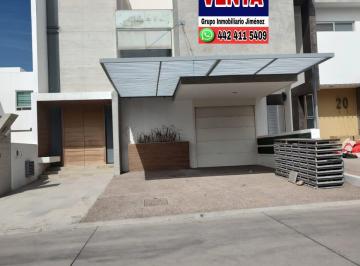 Casa · 412m² · 4 Recámaras · 2 Estacionamientos · Casa - Fraccionamiento Milenio 3a Sección