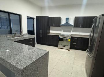 Casa de 3 habitaciones, Jiutepec · Amplia Casa Moderna en Renta