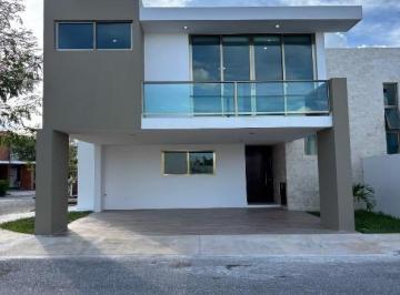 Casa de 2 habitaciones, Mérida · Casa en Renta, Altabrisa, Privada Torremolinos