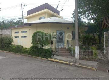 Casa · 110m² · 2 Recámaras · 1 Estacionamiento · Casa en Renta en Fraccionamiento a I m P, Poza Rica, Ver.