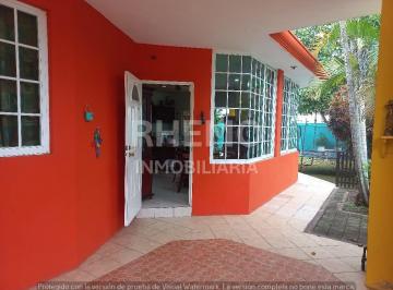 Casa · 400m² · 3 Recámaras · 3 Estacionamientos · Casa en Venta en Aviación Vieja, Poza Rica, Ver.
